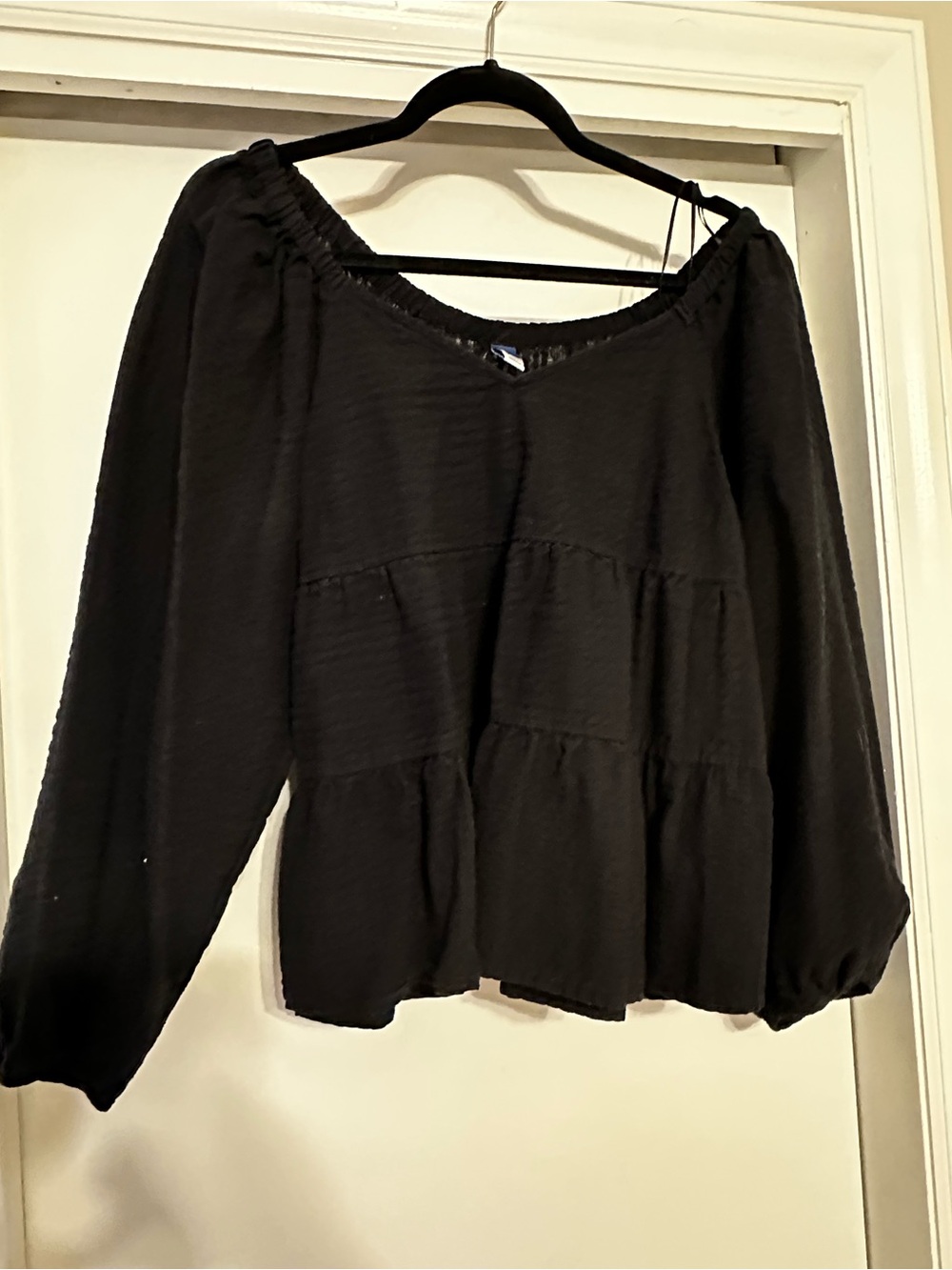 Old Navy long sleeve seersucker top - size large